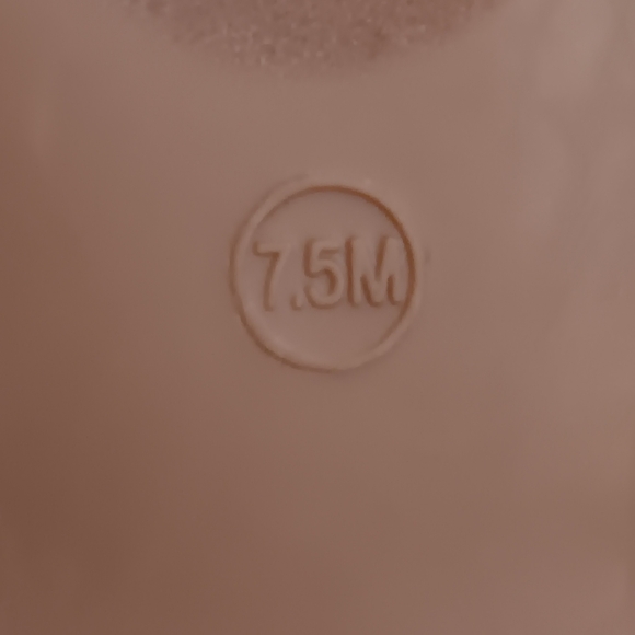 Tahari Sandals - Picture 6 of 7